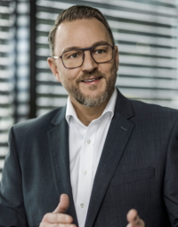 Dr. Oliver Kraft