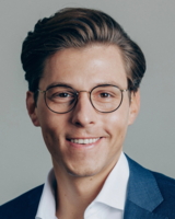 Dr. Nils Feuerhelm