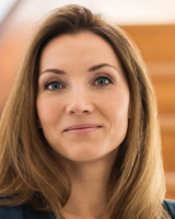 Dr. Corinna Lindow