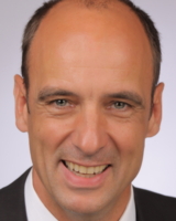 Dr. Falk Bernau