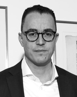 Dr. Timur Nayin